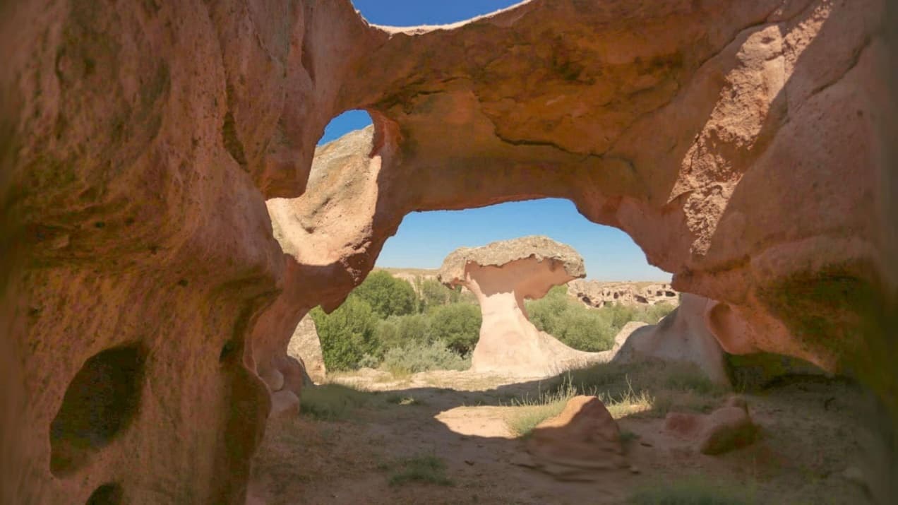 Açıksaray Örenyeri - Roma dönemi kaya mezarları ve kiliseler